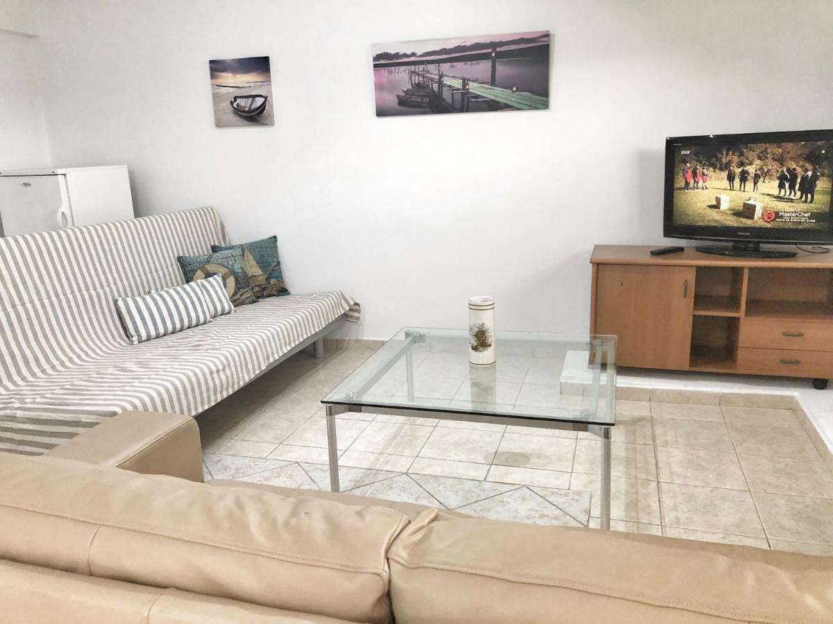 Renovated Apt Close To Beach Wifi Ac อานาวีซอส ภายนอก รูปภาพ