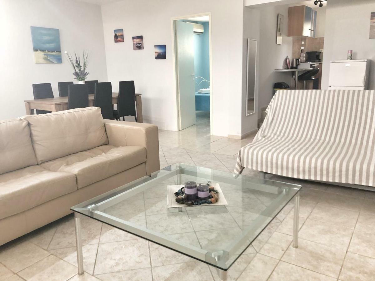 Renovated Apt Close To Beach Wifi Ac อานาวีซอส ภายนอก รูปภาพ
